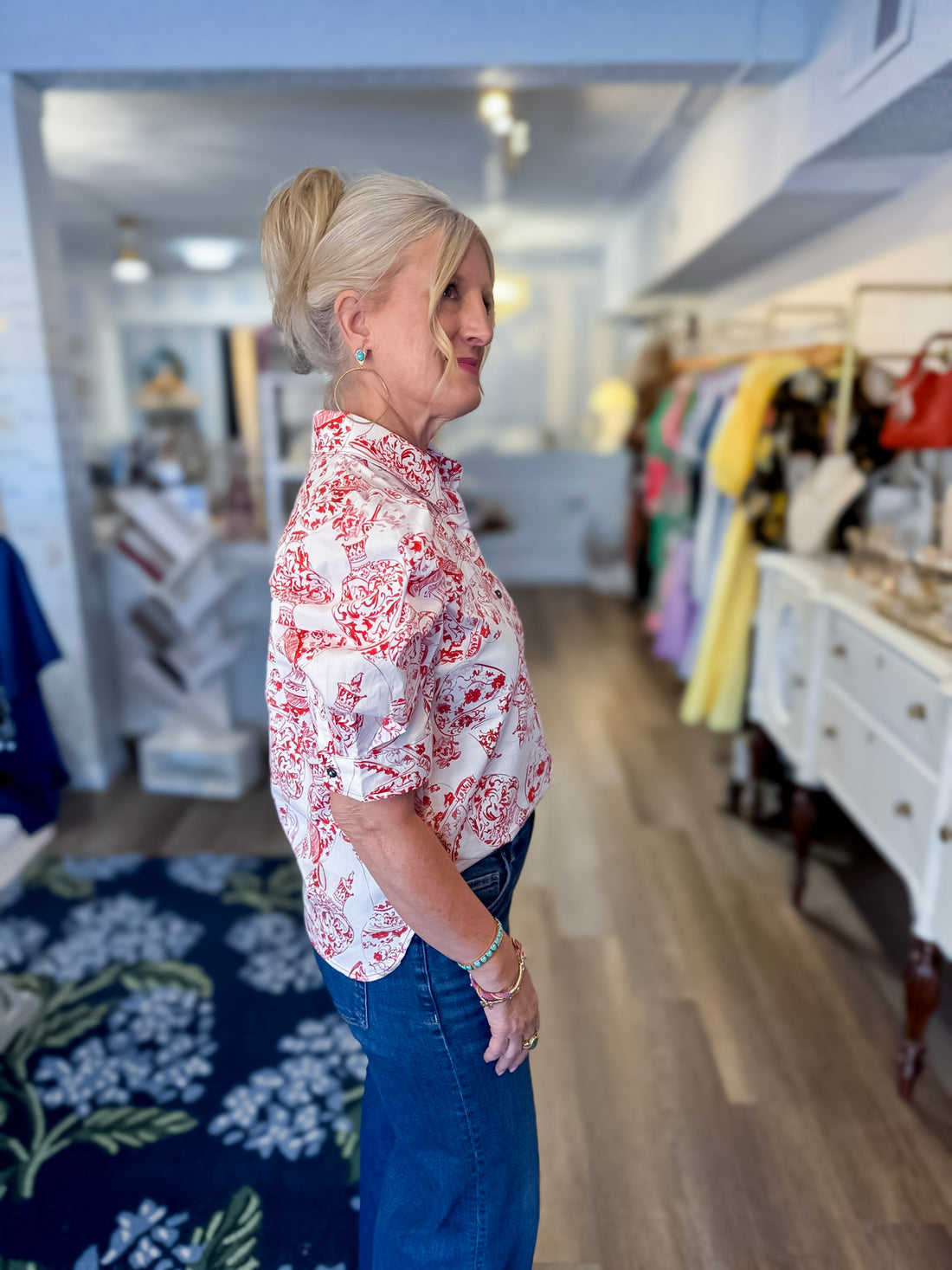 Petal & Porcelain Top Entro