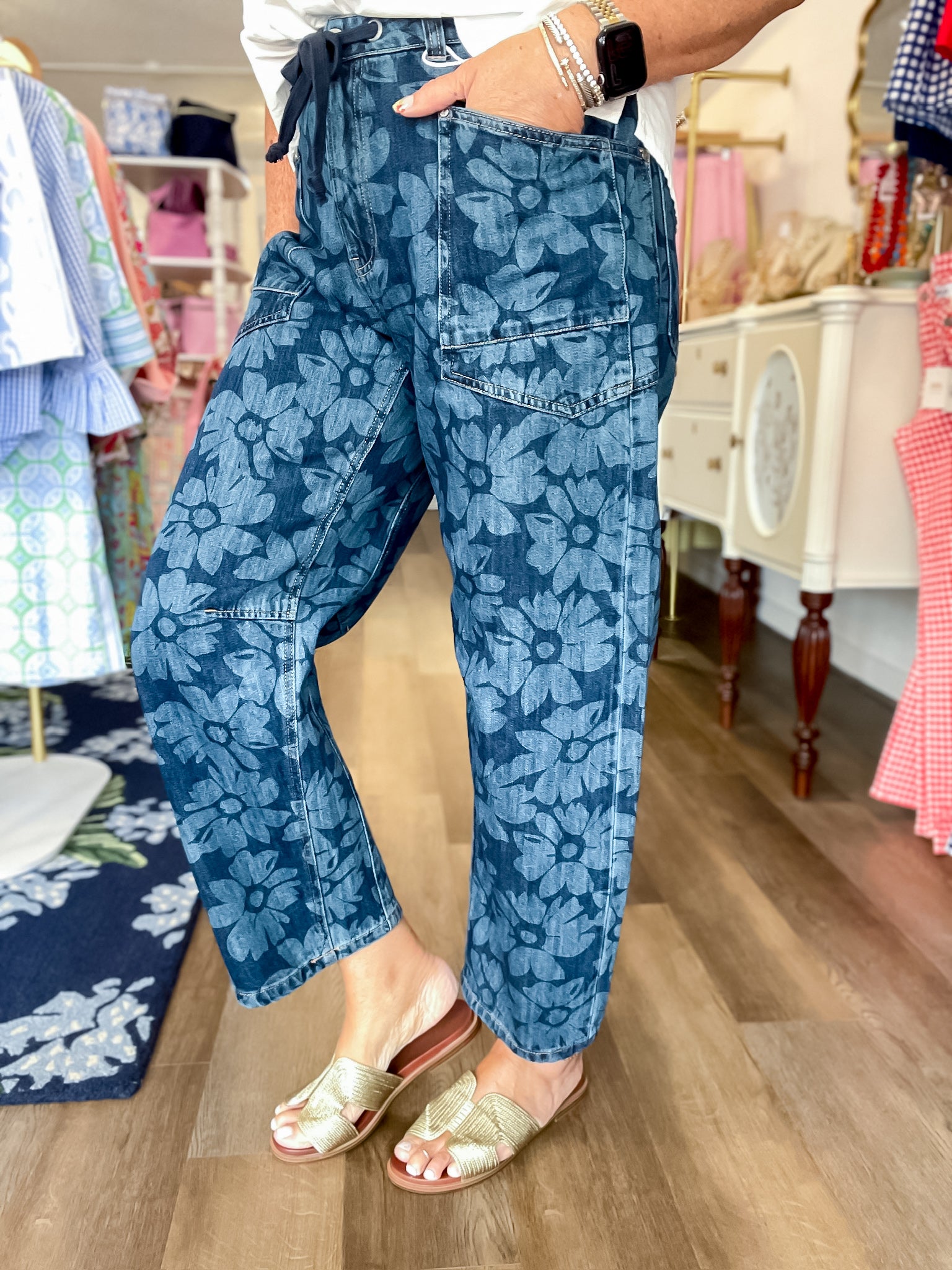 Midnight Daisy Barrel Jeans Risen