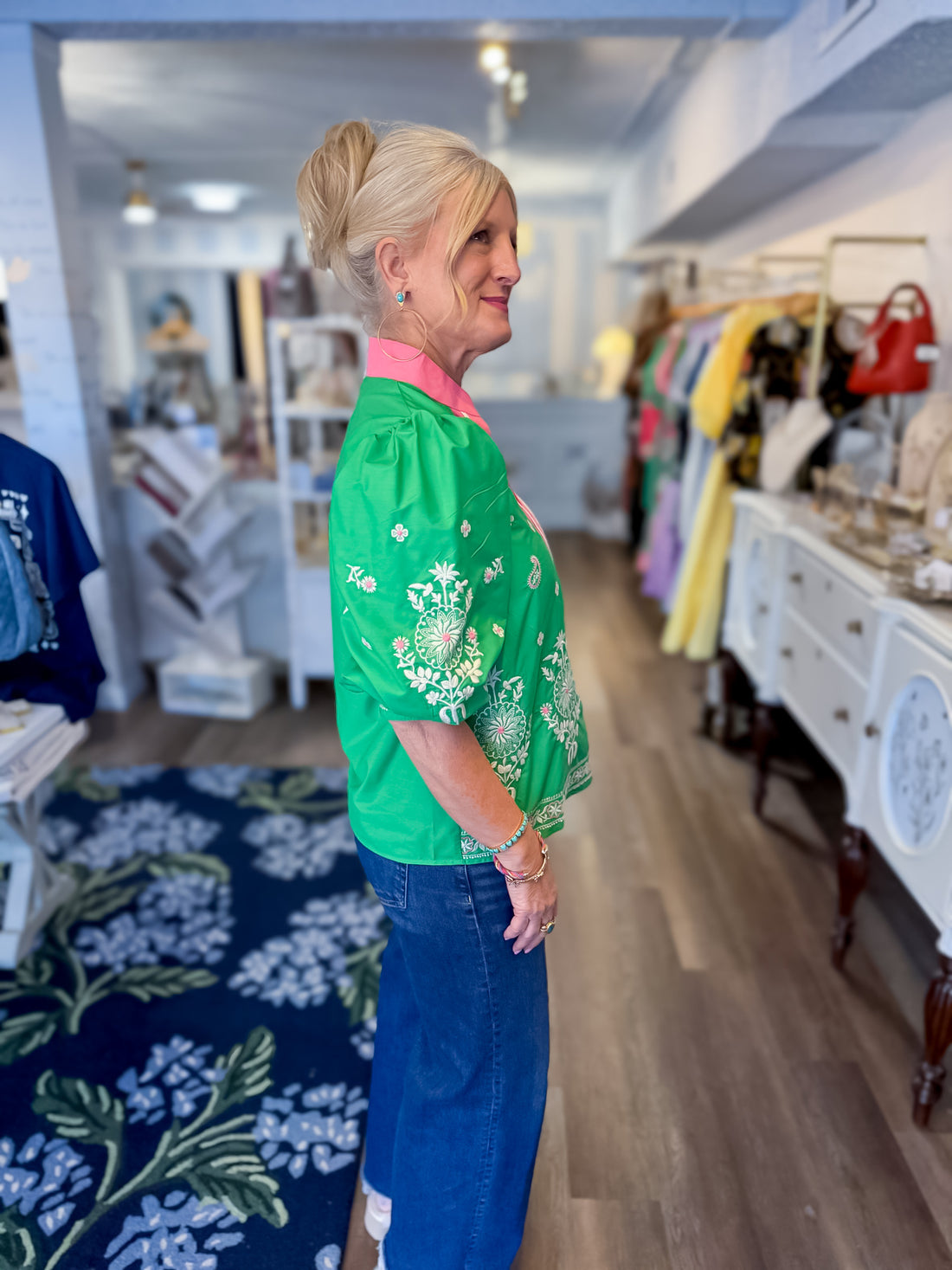 Poppy Lane Embroidered Top entro