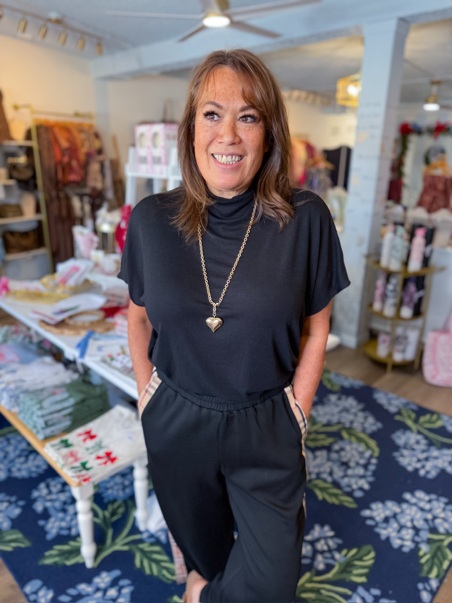 Noir Ease Knit top Entro