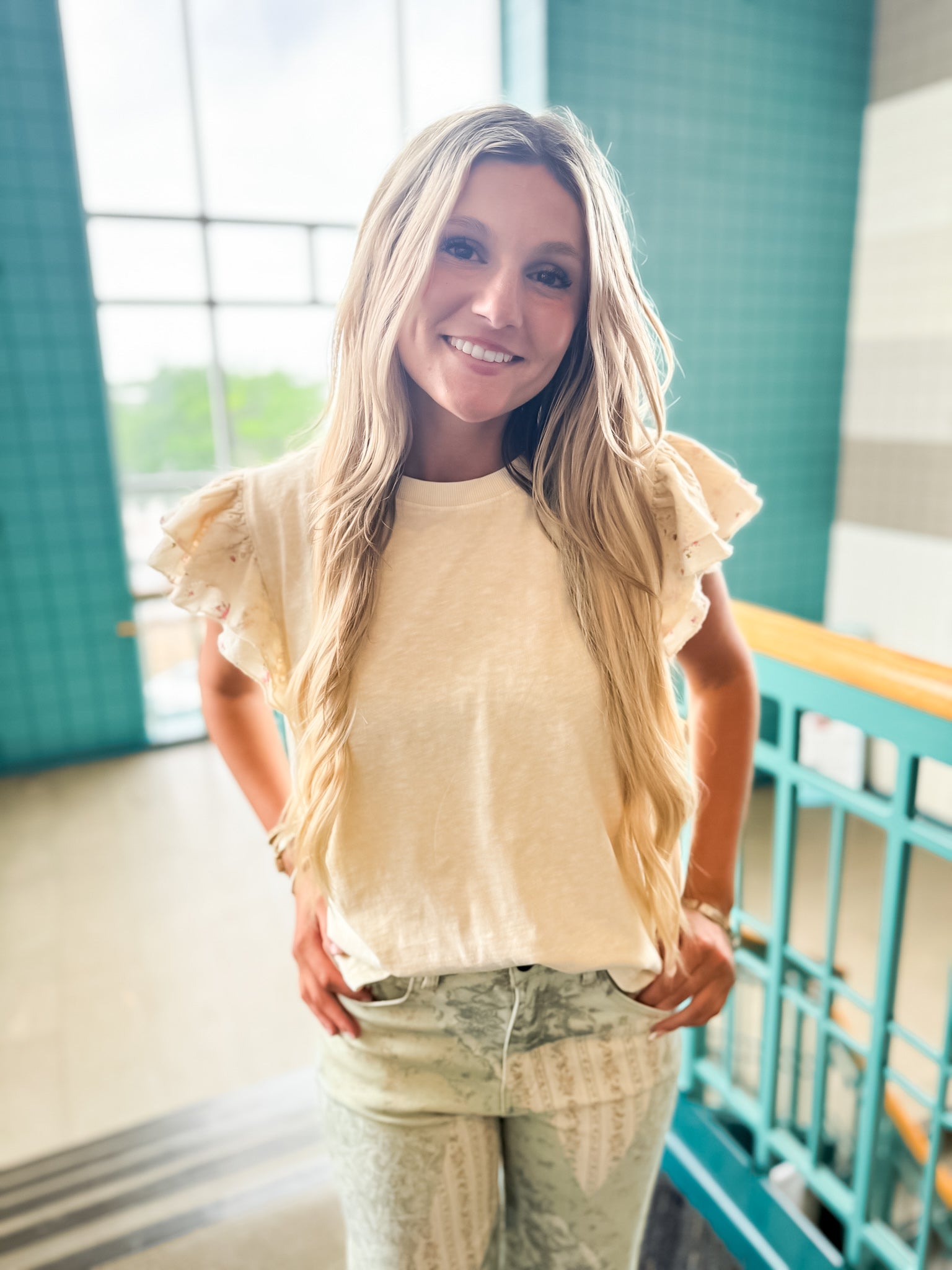 Petal Whisper Top Easel