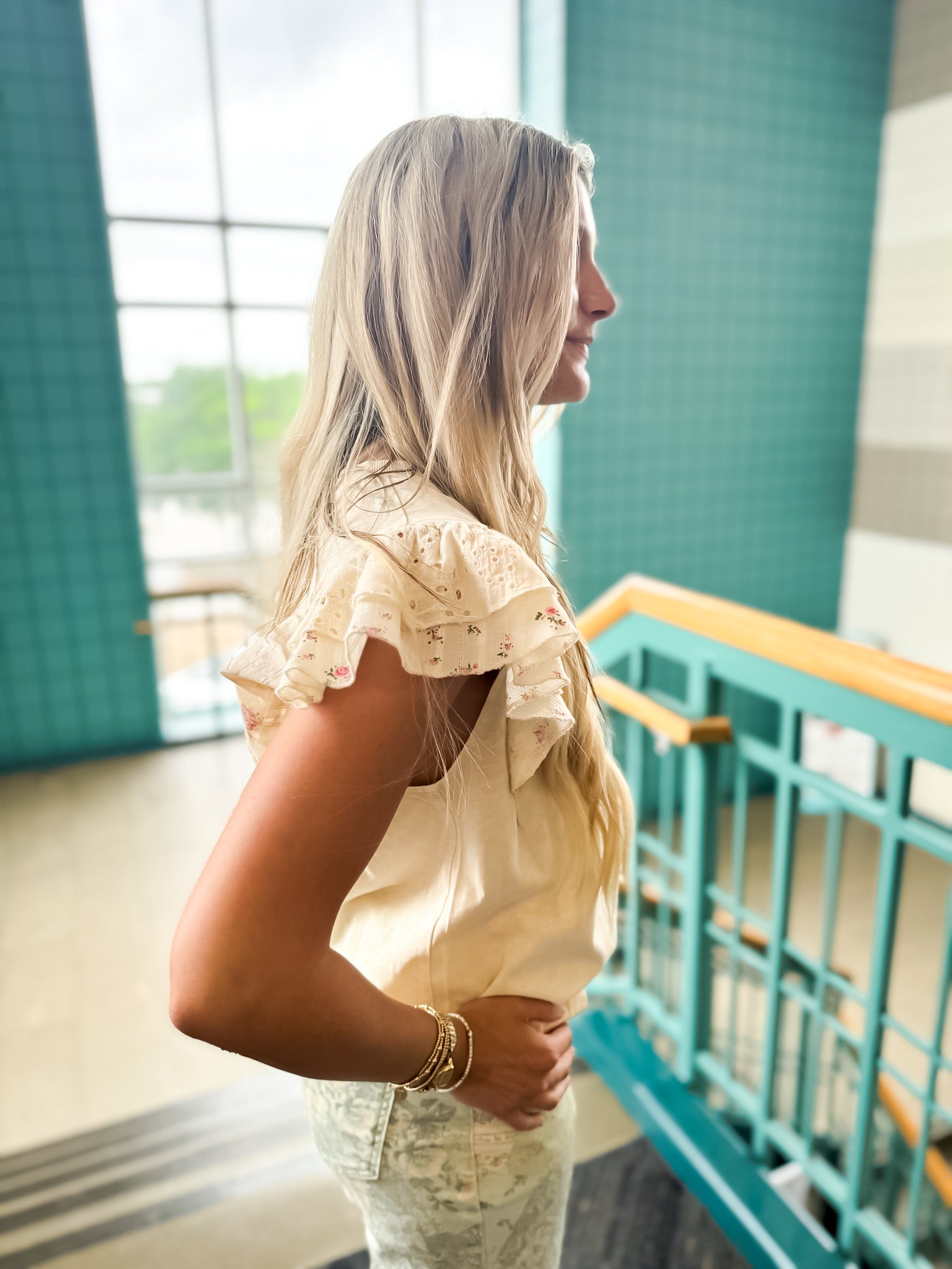 Petal Whisper Top Easel