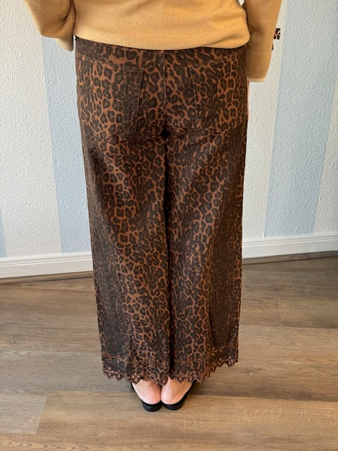 Wild Edge Leopard Wide Leg Pants Entro