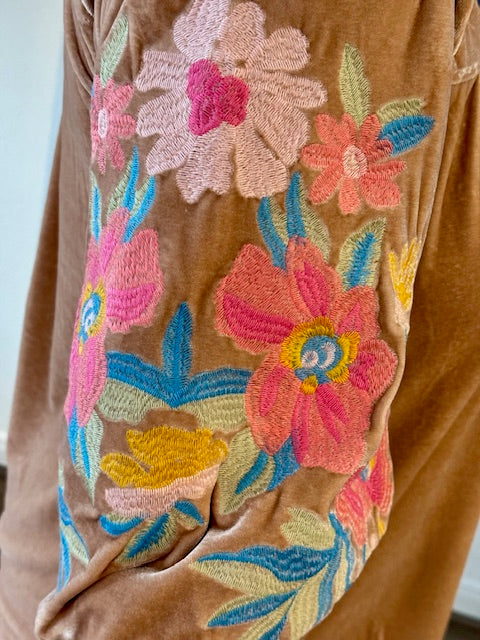 Champagne Meadow Velvet Top Jodifl