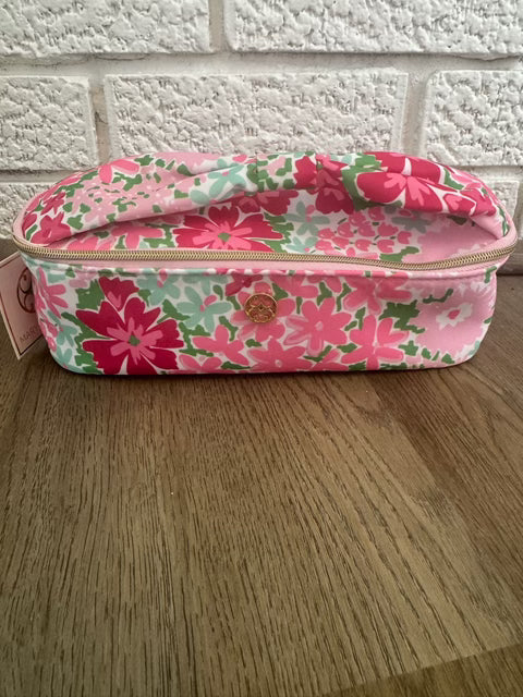 Blossom garden travel, Case Mary Square