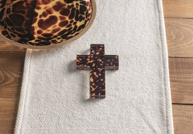 Tortoise Resin Cross Sitter