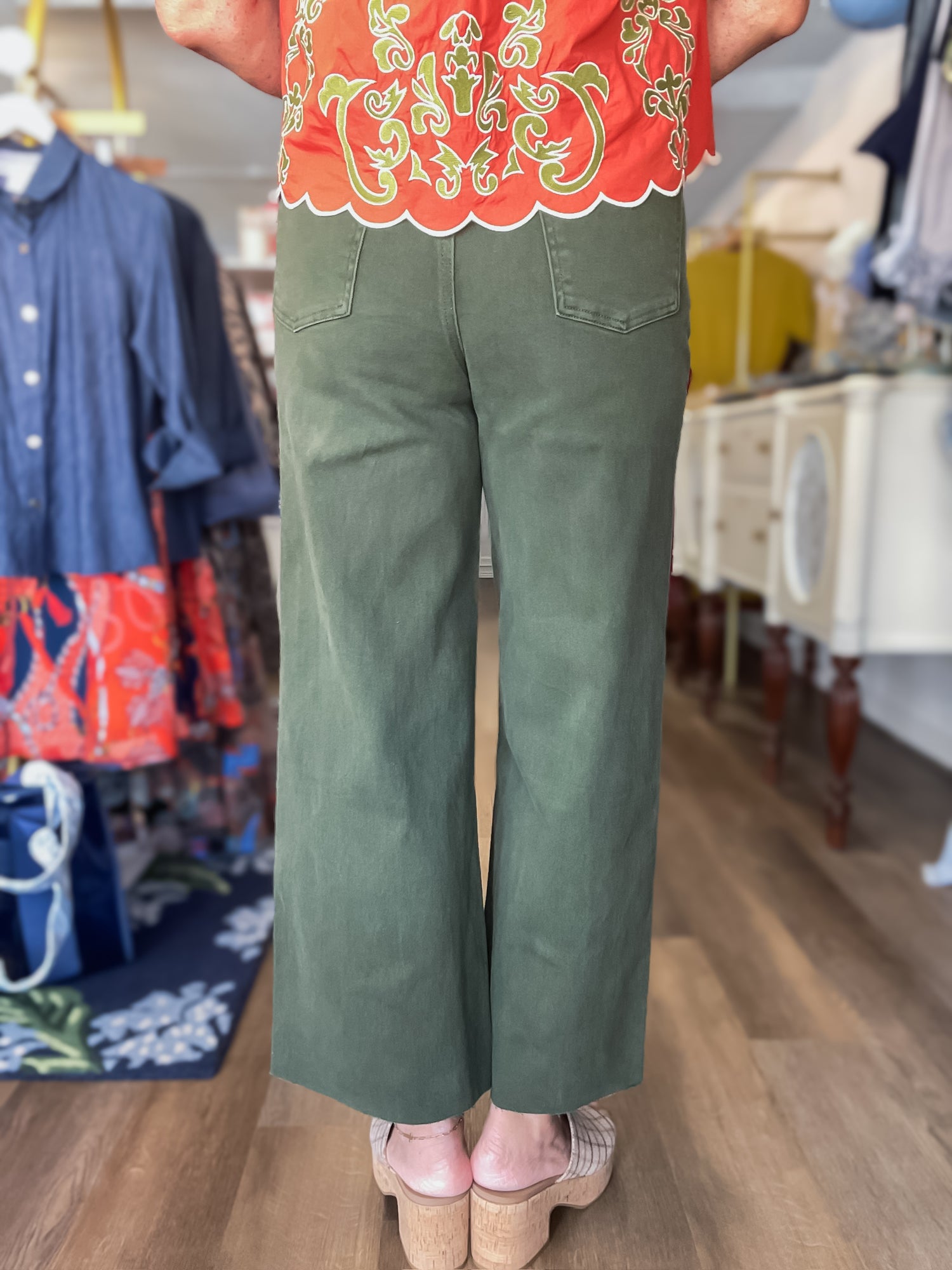 The Hampton Twill Pants – Olive Easel