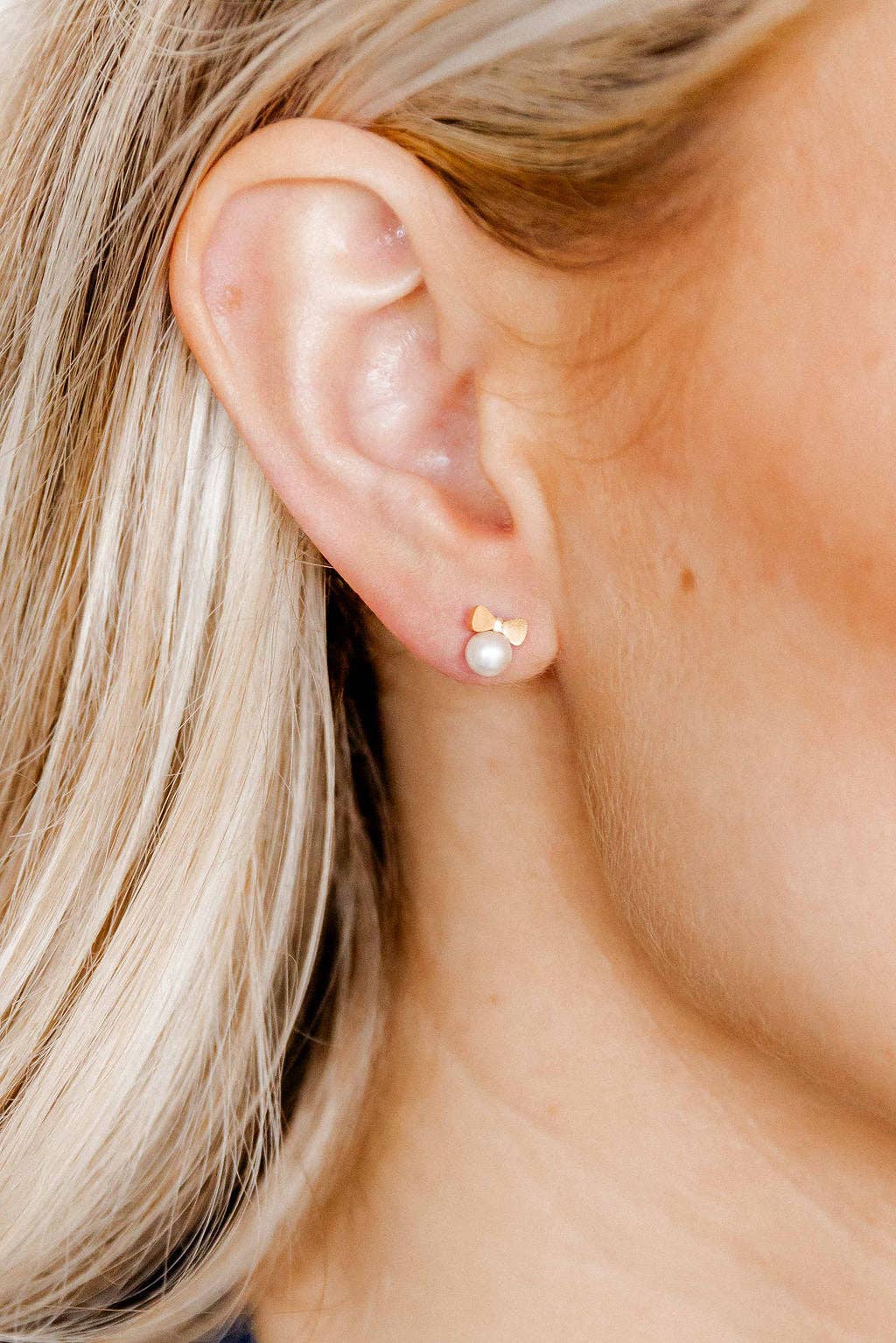 Heidi Pearl Bow Stud Earrings LINNY CO