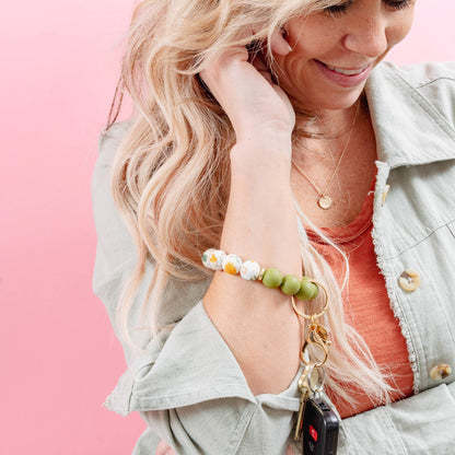 Dash of Daisy Wristlet