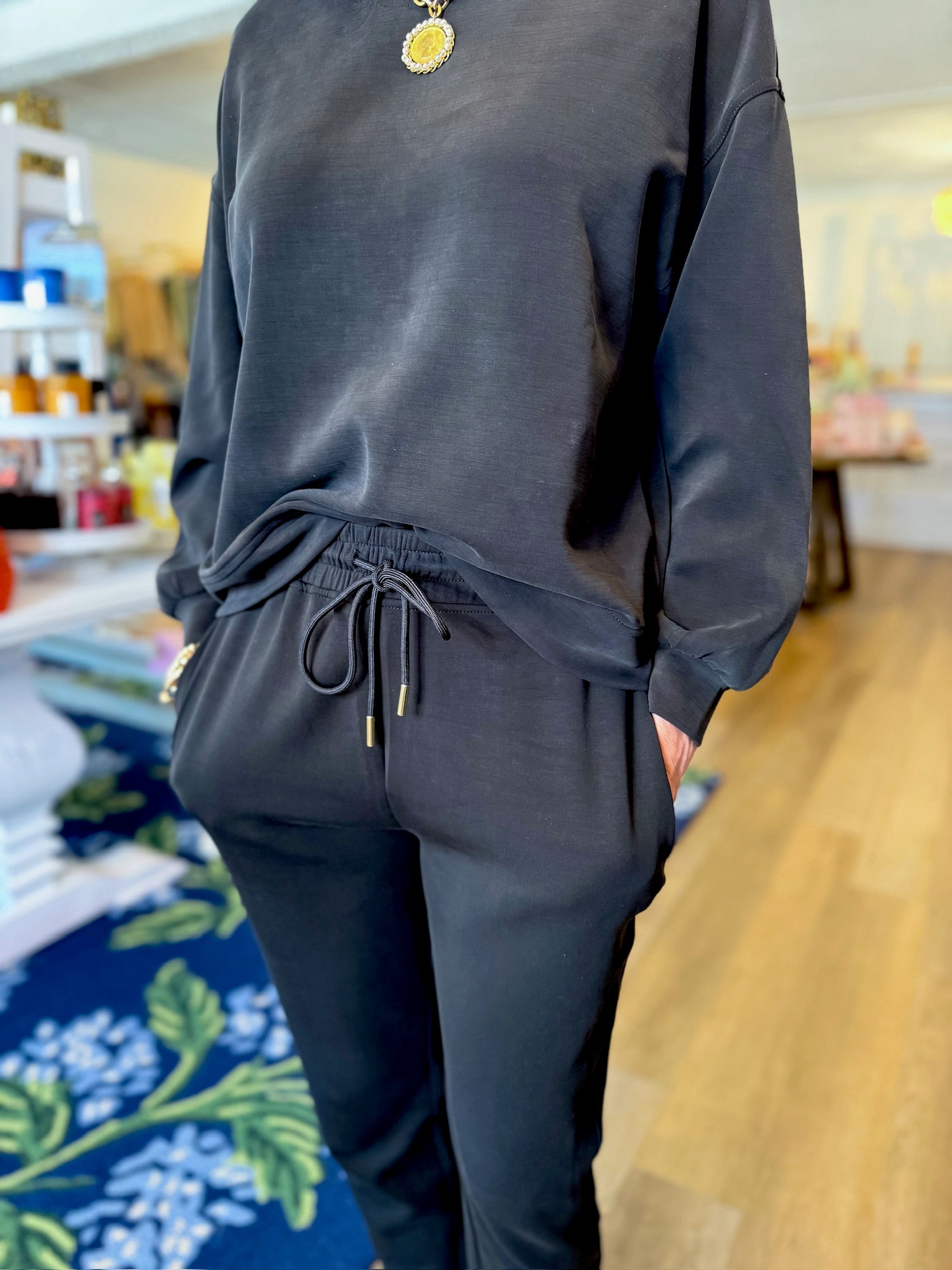 Jet Set Jogger Set Mary Square