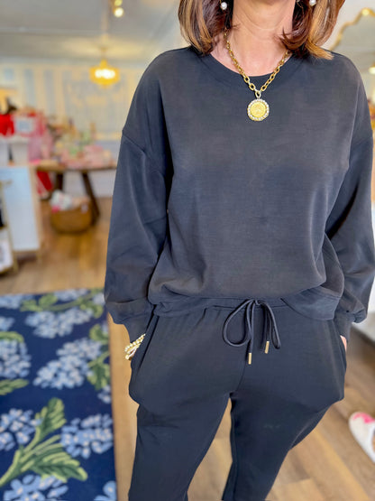 Jet Set Jogger Set Mary Square