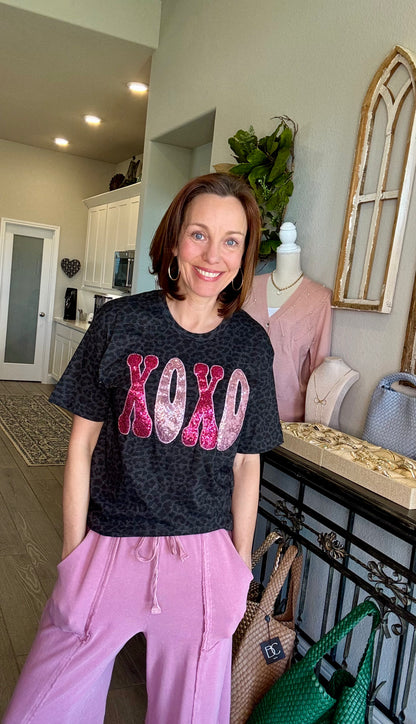 XOXO Tee