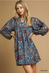 relaxed-fit mini features an intricate paisley and medallion print in a striking mix of blues, burgundy, and soft taupe