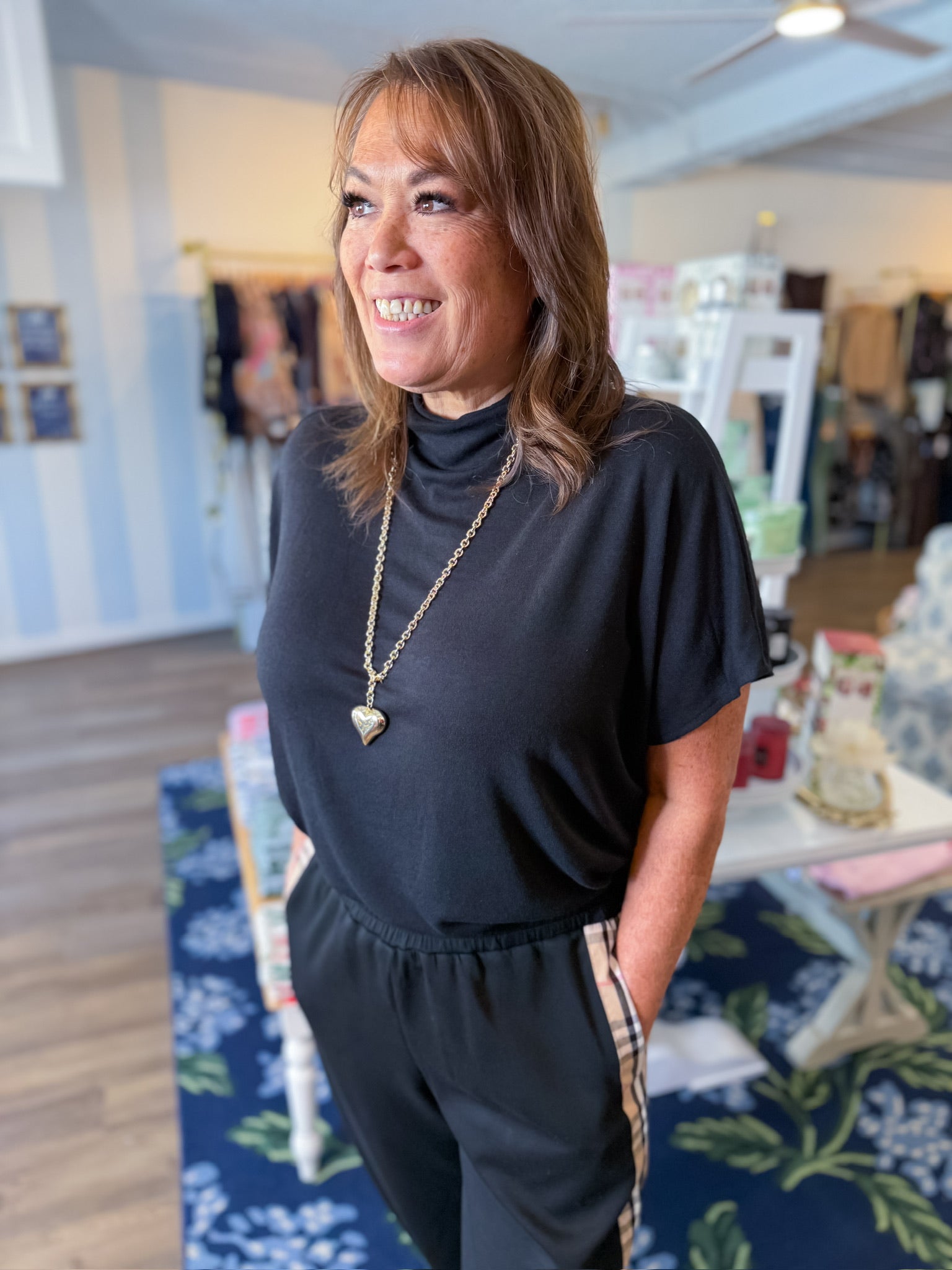 Noir Ease Knit top Entro