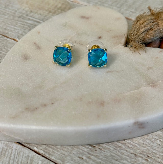 Square stud earrings