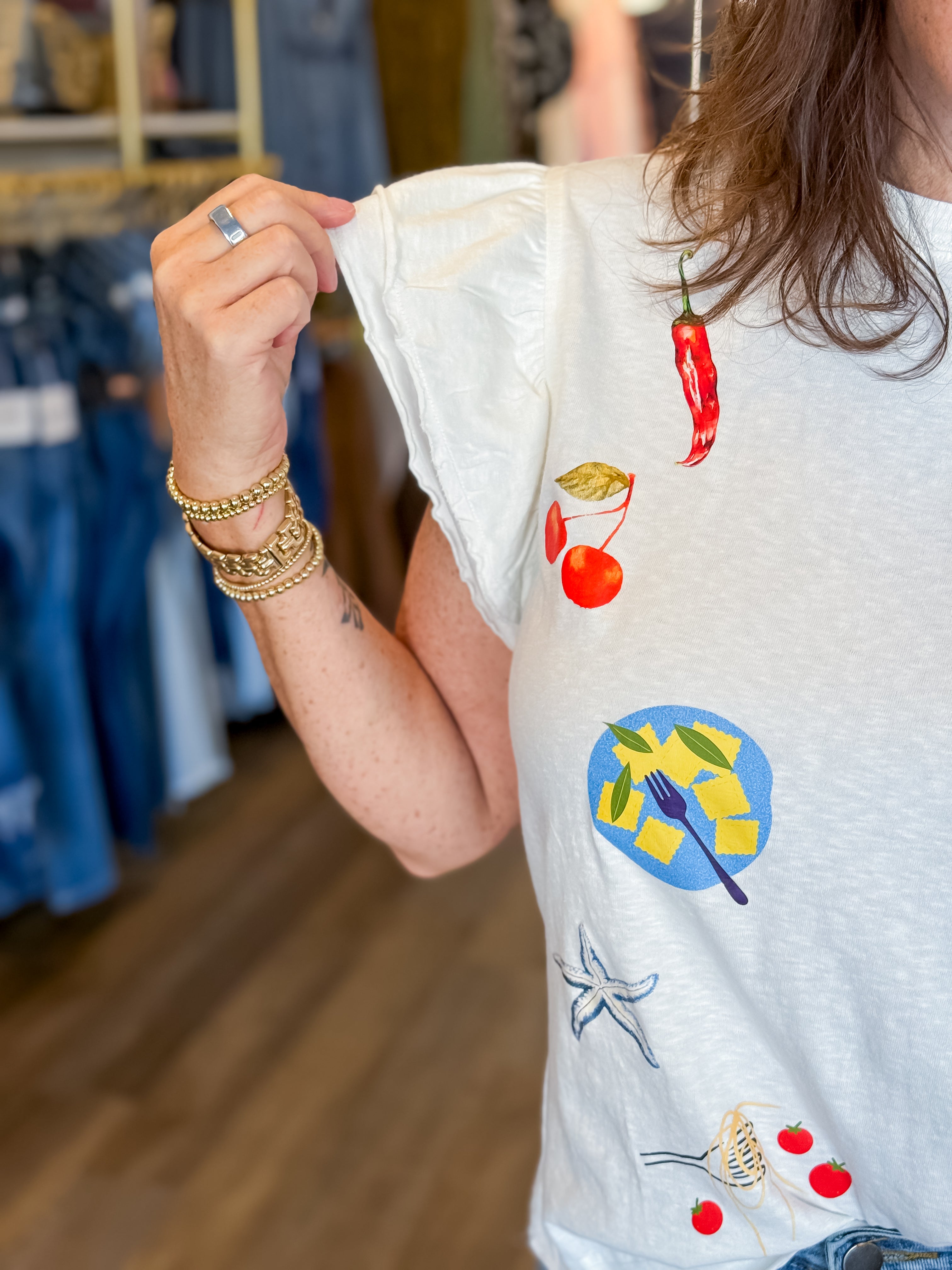 Lemonade &amp; Lobsters Flutter Sleeve Top Easel