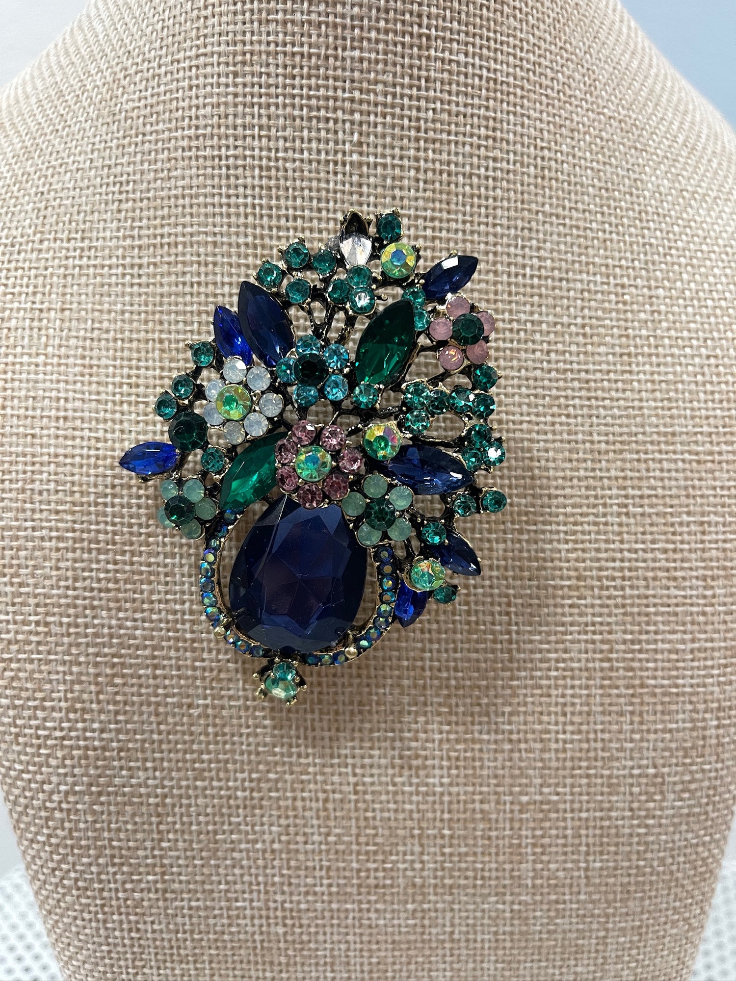 Vintage Ocean Jewel Brooch Terry K