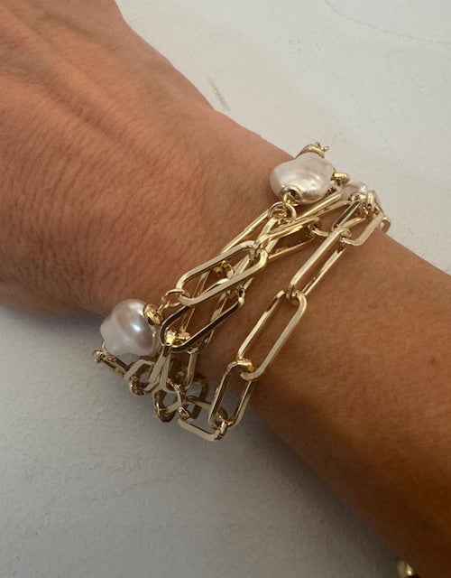 Golden Link &amp; Pearl Magnetic Bracelet