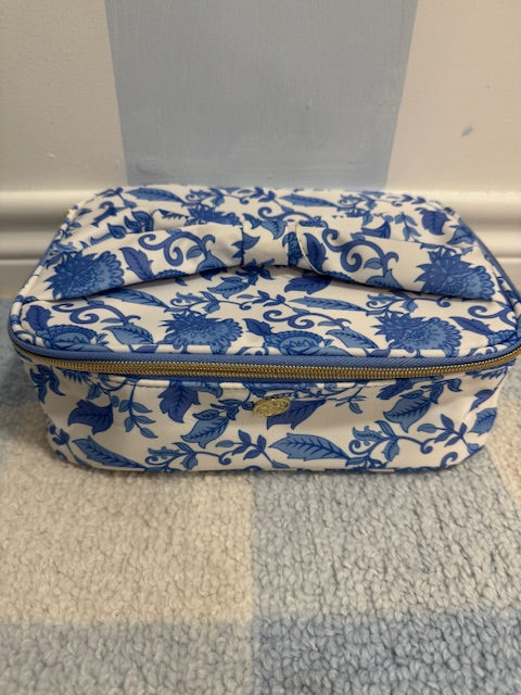 Blue Garden Small Travel Cosmetic Case Mary Square