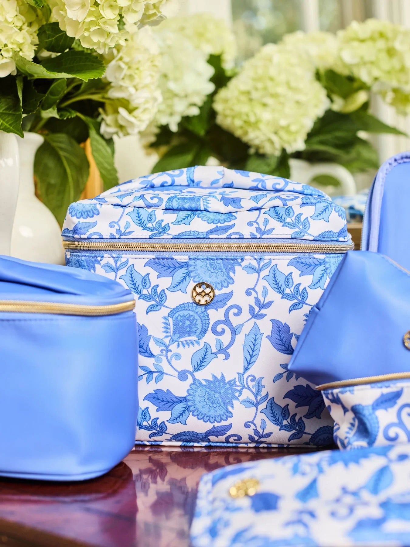 Blue Garden Beauty Case Mary Square