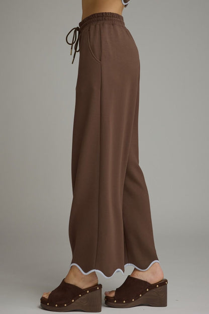 The Scallop Social Pant - Brown Entro