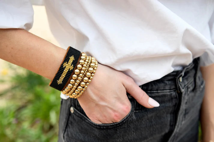 Natalia Cross Cuff Que Color