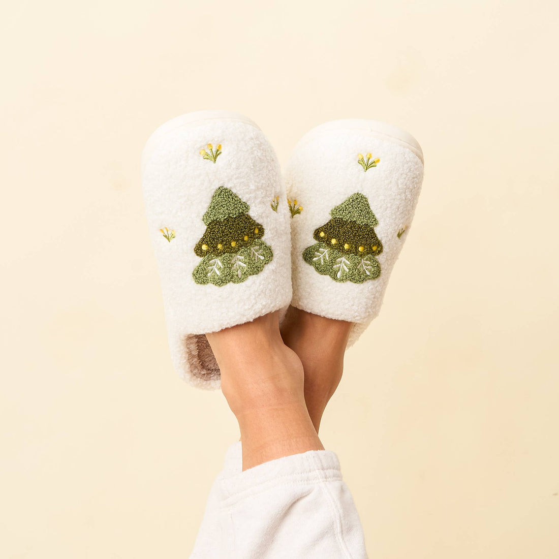 Fuzzy Holiday Slippers - Tree The Darling Effect